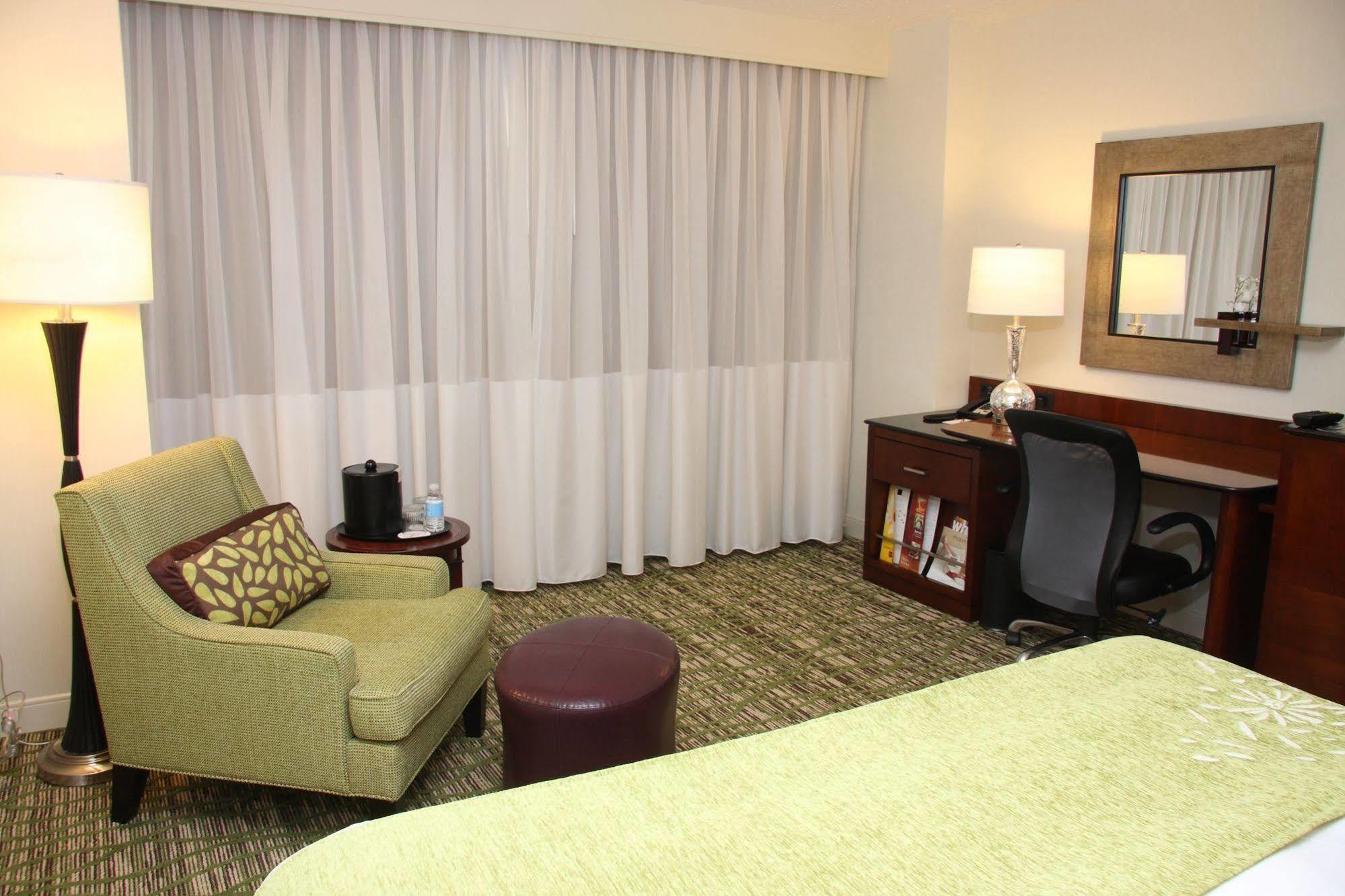 Marriott St. Louis West Hotel Chesterfield Exterior photo